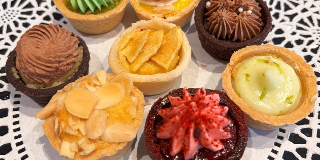 Gourmet Mini Dessert Tartlet Platter
