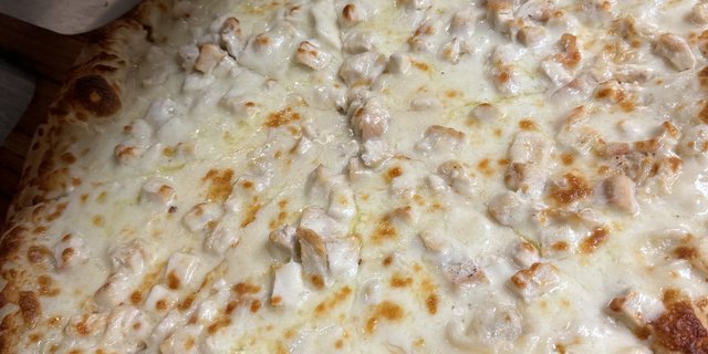 Chicken Alfredo Pizza
