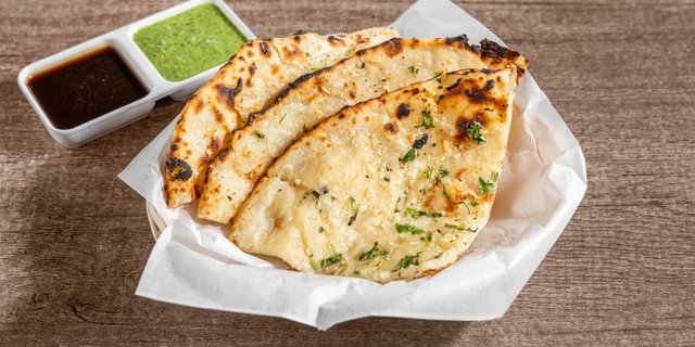 Cheese Garlic Naan