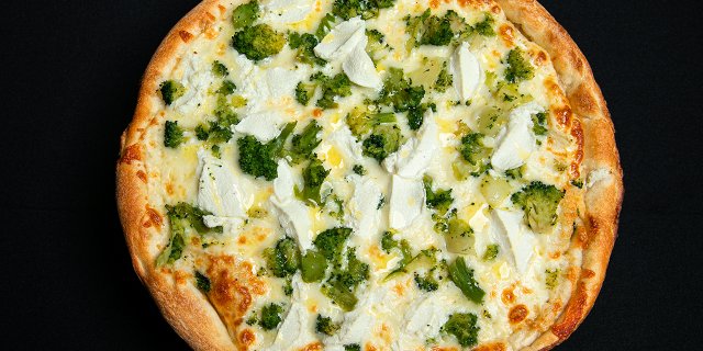 White Broccoli Pizza