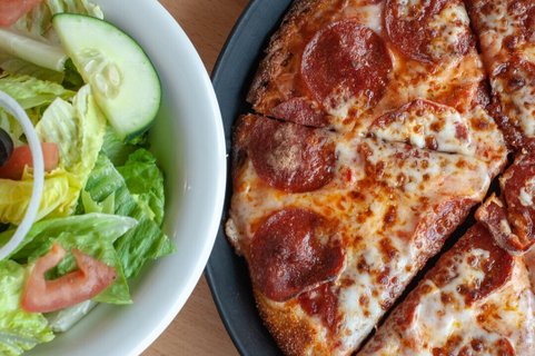 Signature Individual Pizza w/ Side Salad