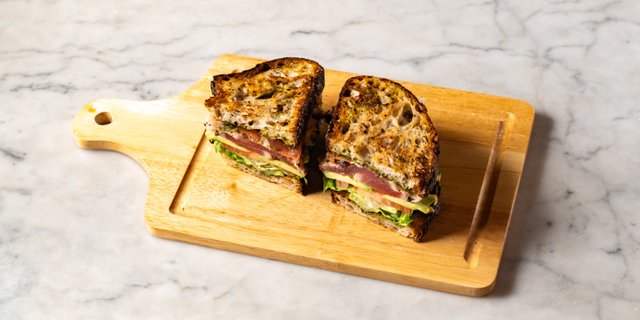 Peppercorn-Crusted Yellowfin Tuna Sandwich