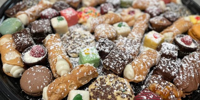 Gourmet European Mixed Dessert Tray