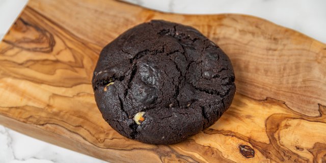 Black Cocoa Oreo Cookie