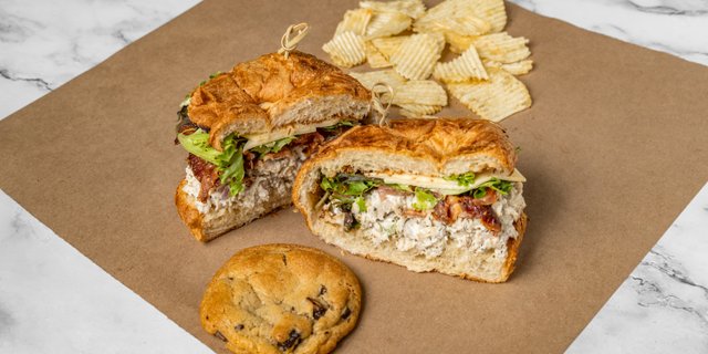 Deluxe Boxed Lunch