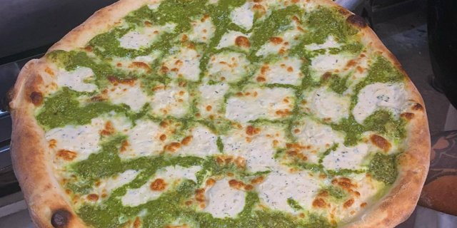 Pesto Pizza Bianca