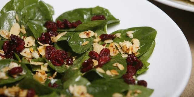Cranberry Spinach Salad
