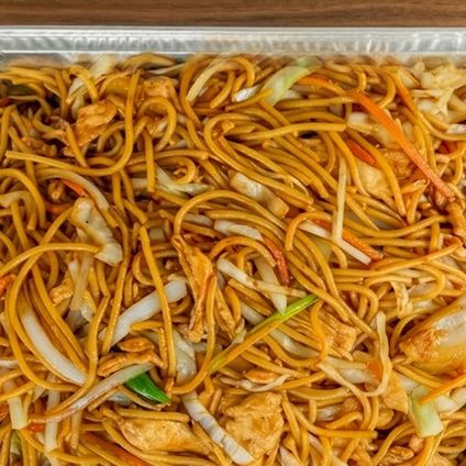 Chicken Lo Mein Party Tray