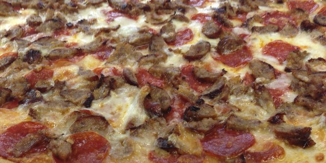 Sausage & Pepperoni 18" Round Pizza