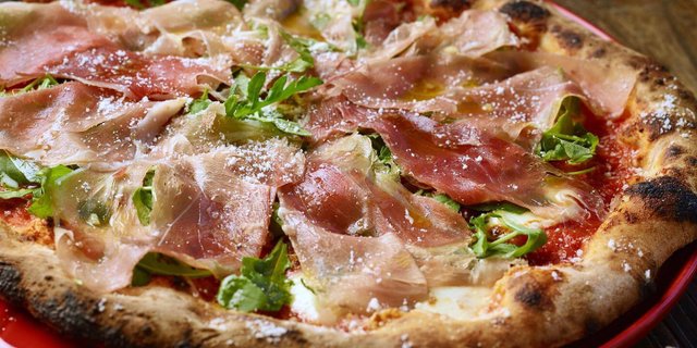 Gluten-Free Prosciutto di Parma & Arugula Pizza