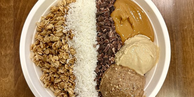 The Giant Açaí Bowl