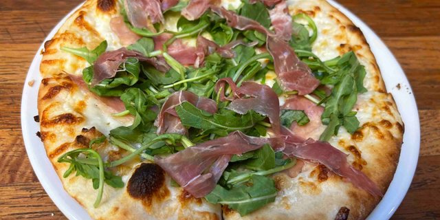 Arugula Bianca Pizza