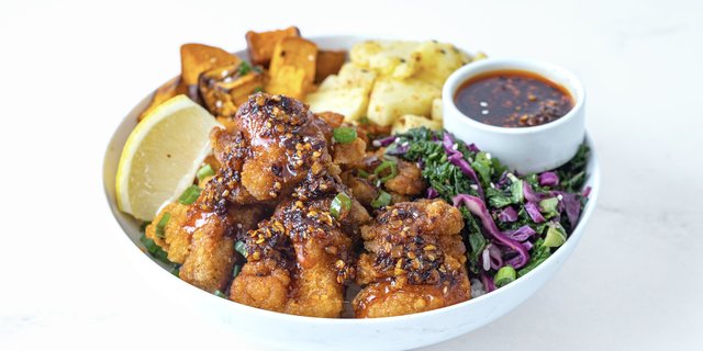 Chili Crunch Chicken Bowl