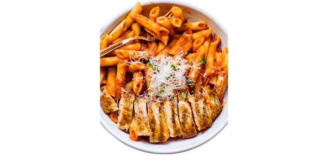 Gluten-Free Penne alla Vodka W/ Grilled Chicken