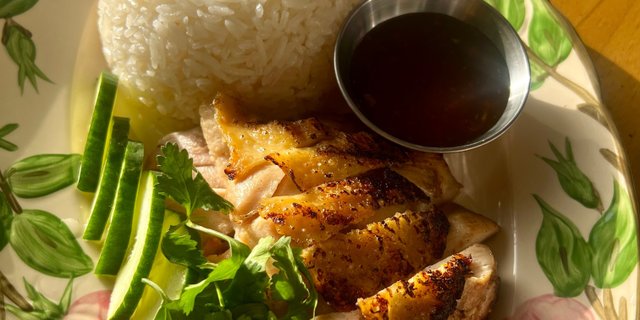 Grilled Chicken, Garlic & Ginger Rice (Khao Mun Gai Yang)