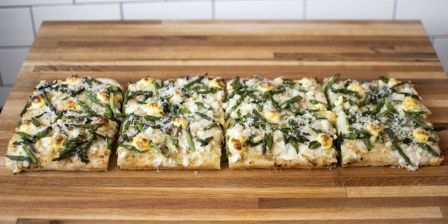 Spring Asparagus Pizza