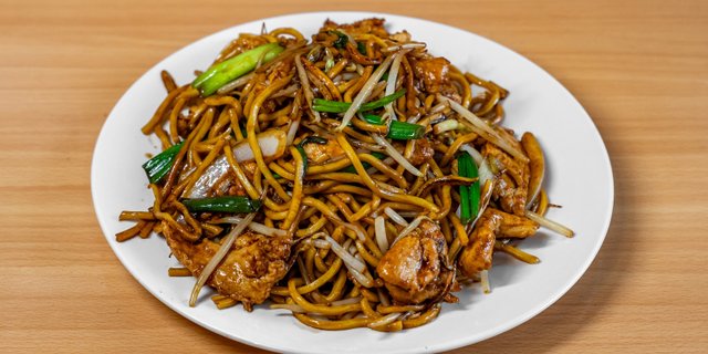 Chicken Lo Mein