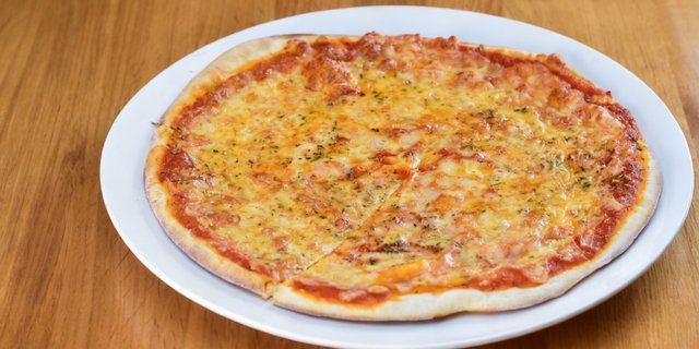 Gluten-Free Crust Cheese Pizza