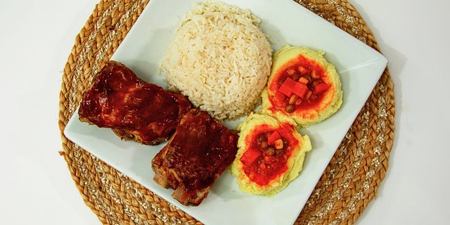 Pork Ribs w/ Mashed Potatoes