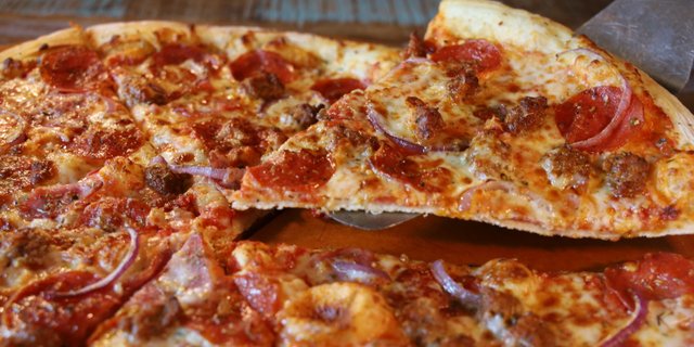 The Kowalski 18” Pizza