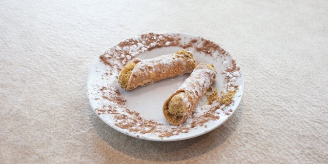 Tray of Cannoli