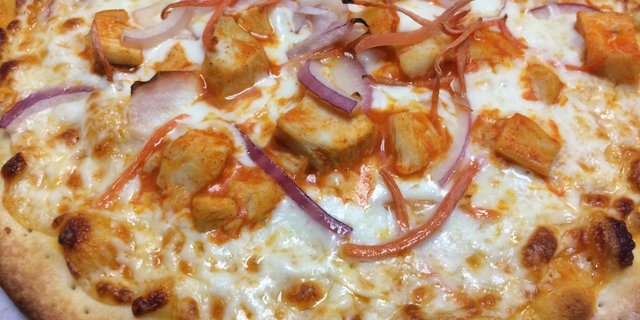 Buffalo Chicken Halal Pizza