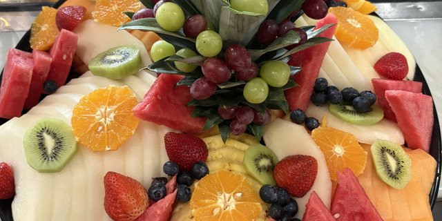 Bagel Factory Cafe Deluxe Fruit Platter