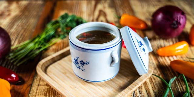 Clay Pot Chicken Soup