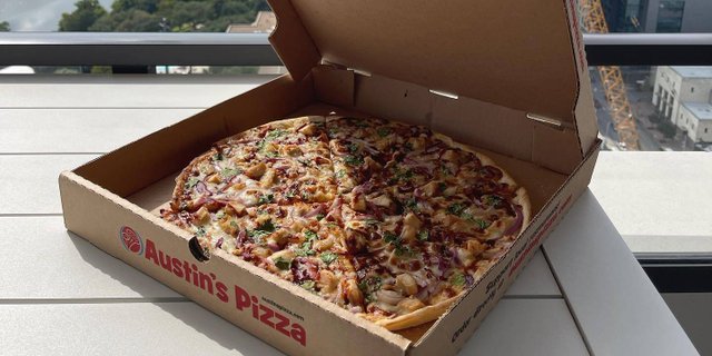 Gluten-Free BBQ Chick Pizza
