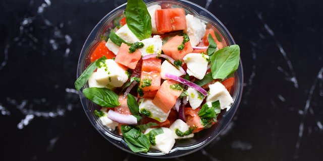 Fresh Tomato & Mozzarella Salad