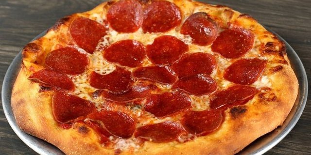 Gluten-Free Pepperoni Pizza