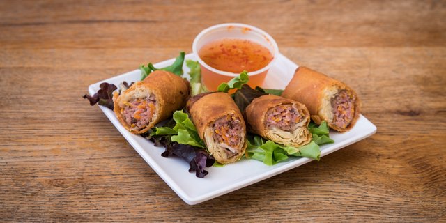 Mama Tran's Crispy Egg Rolls