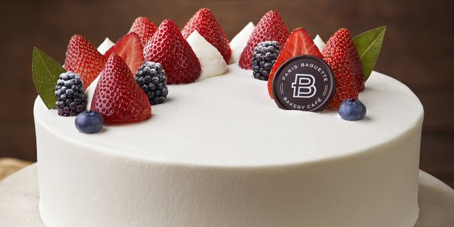 Strawberry Soft Cream Cake