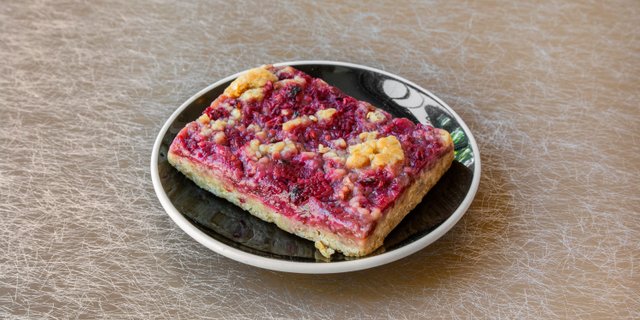 Raspberry Oat Bar