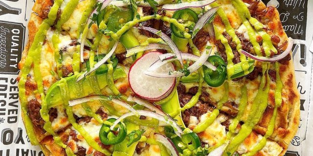 Del Birria Pizza