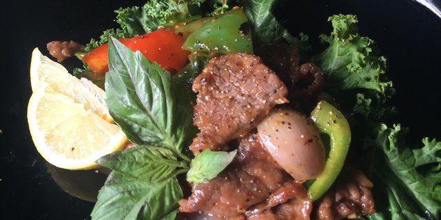 Thai Basil Beef Tray