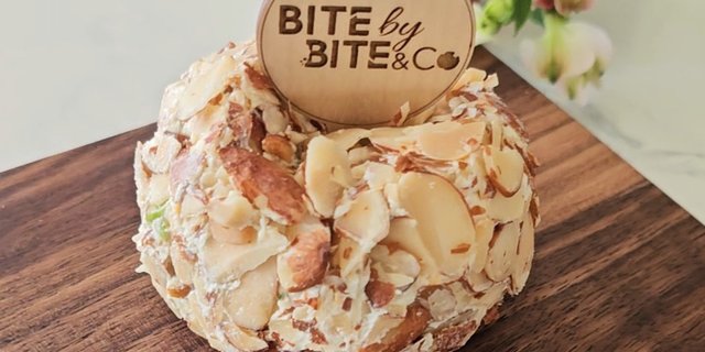 Smoky Almond Cheese Ball