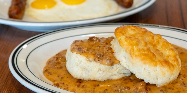 Spicy Biscuits And Chorizo Gravy