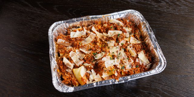 Mezze Paccheri Bolognese