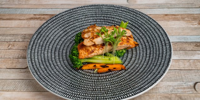 Grilled Salmon Boxed Lunch