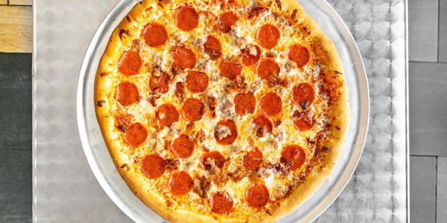 Carnivore Pizza