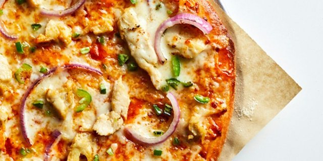10" BUFFALO CHICKEN PIZZA BOXED MEAL