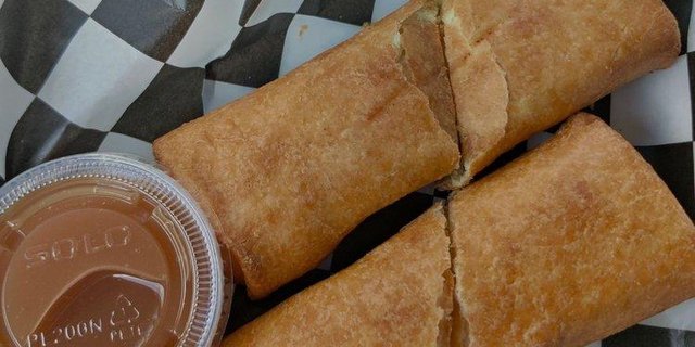 Fried Cheesecake Rolls