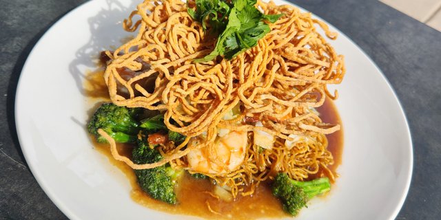 Phucs Crunchy Chow Mein