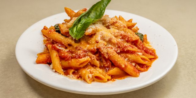 Penne Pomodoro e Basilico