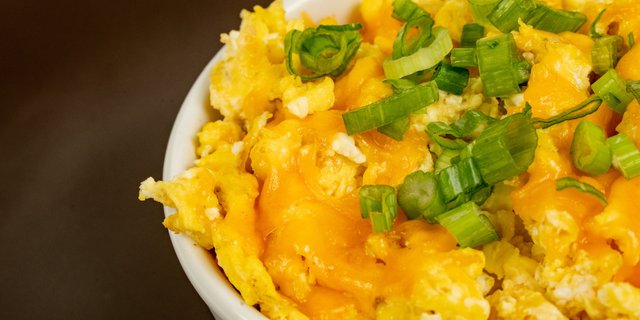 Eggs w/ Cheddar Cheese