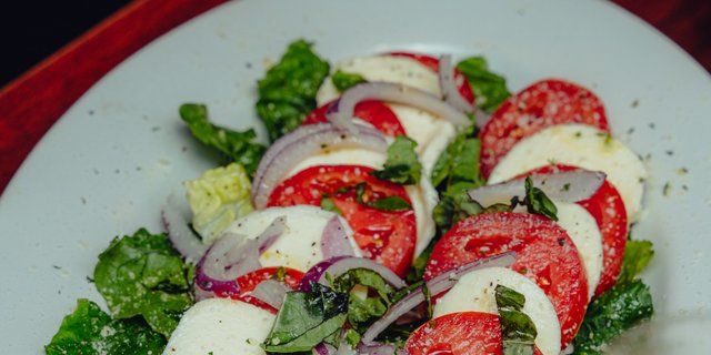 La Caprese Salad