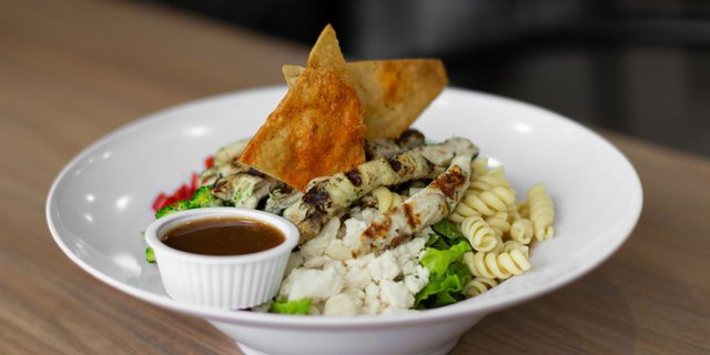 Individual California Grilled Chicken Salad