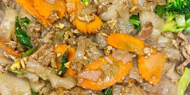 Pad See Yoo Tray