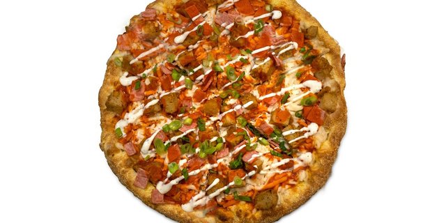 Vegan Buffalo Chicken Pizza